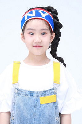 Duo Duo Xu as Duo Duo