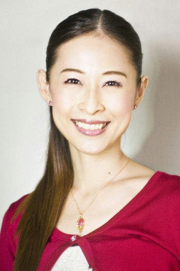 Maikaze Rira as Sophie Western