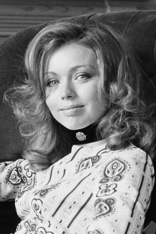 Janina Faye as Tania