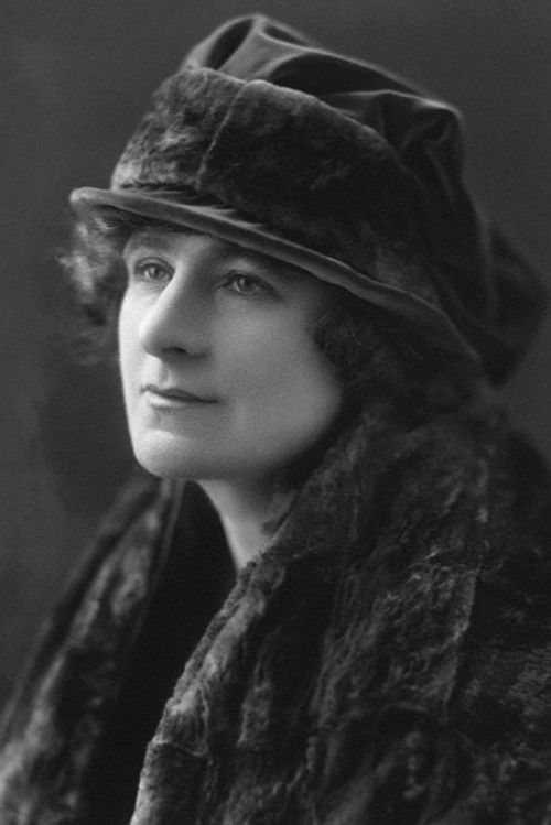 Minna Grey as Countess Fosco