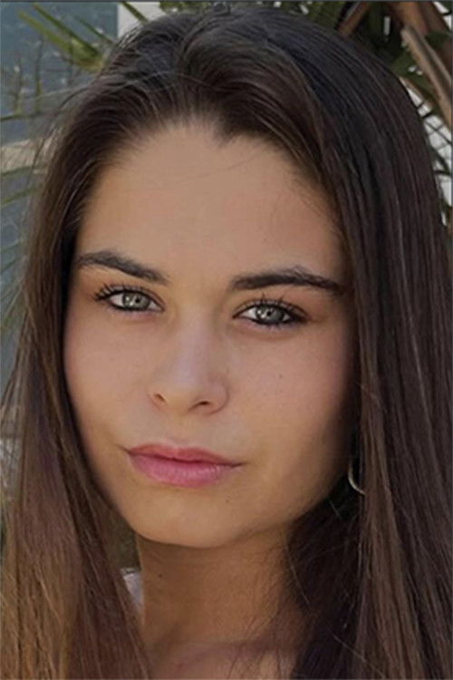 Lara Moragues as Emporion