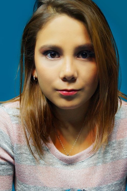 Itzel Mondragón as Lizbeth