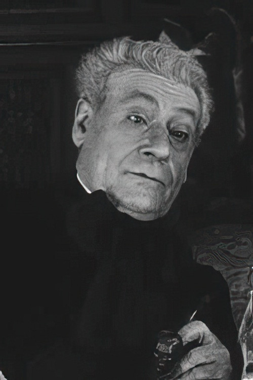 Luc Dartagnan as M. Roland