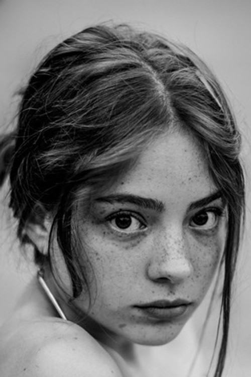 Victoria Eber as Mathilde