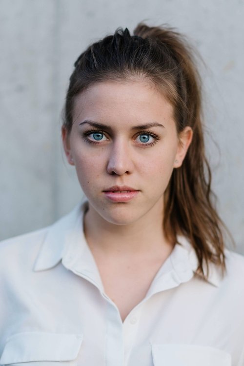 Alina Schaller as Patrizia