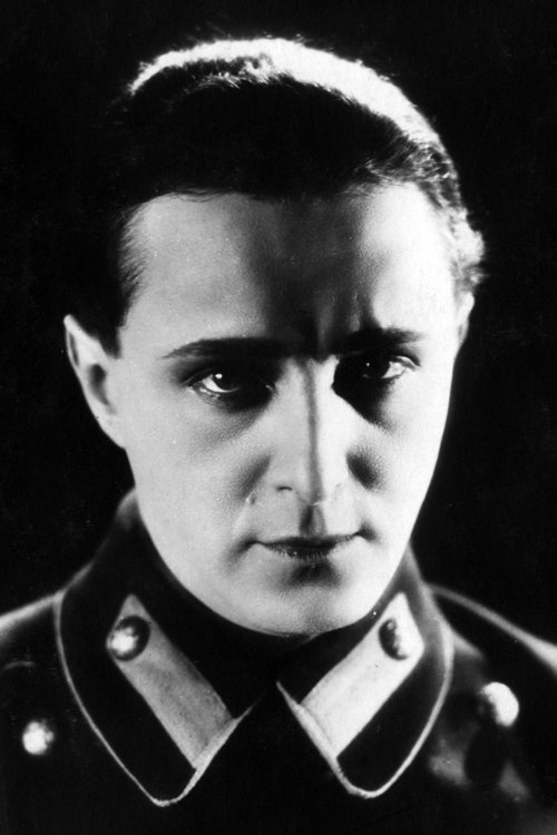 Jerzy Marr as Rawicz, a roue