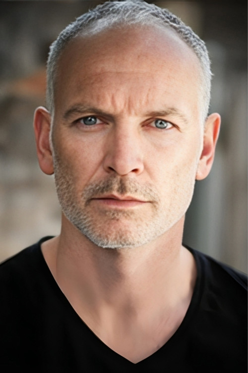 Cameron Stewart as Reddan