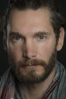 Alberto Brosio as Padre Emilio e Martina