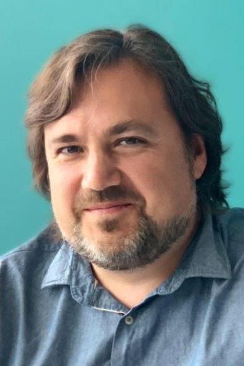 Maksym Asadchyi as Self (the expert)