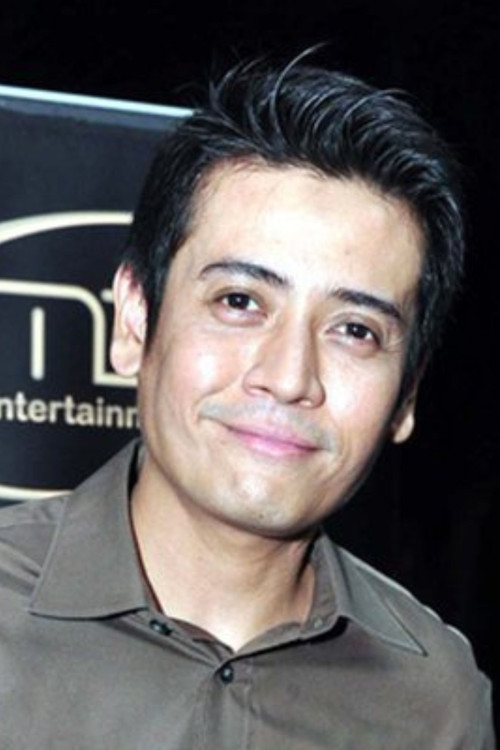 Teuku Ryan as Satrio (Yoyo)