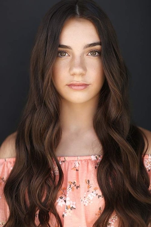 Micaela Nyland as Young Angel