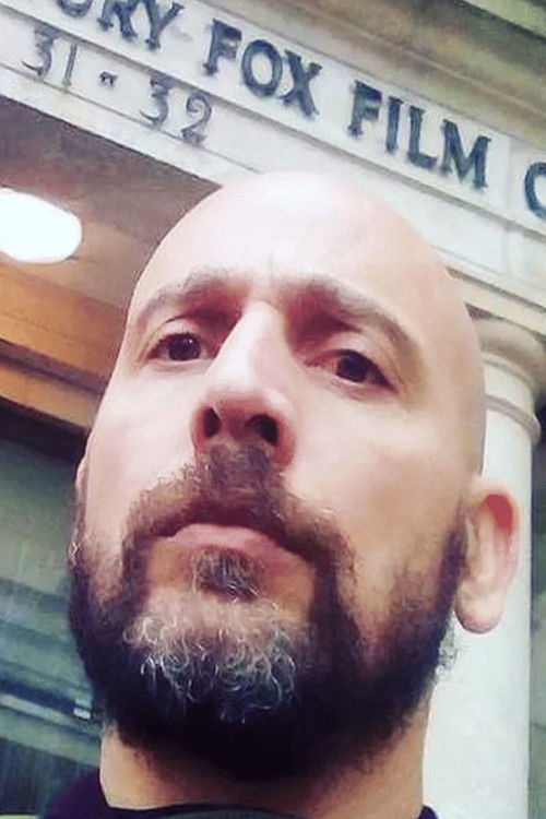 Alexandre Henry as Diretor