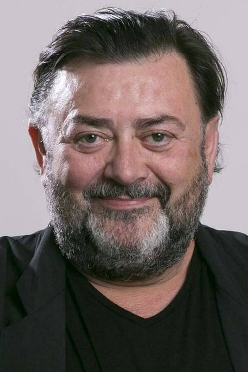 Joan Manuel Gurillo as Arturo