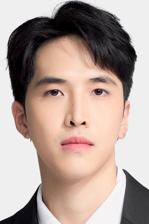 Chokkorn Deotrakul as Cake