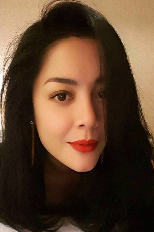 Lulu Tobing as Kasih / Woman