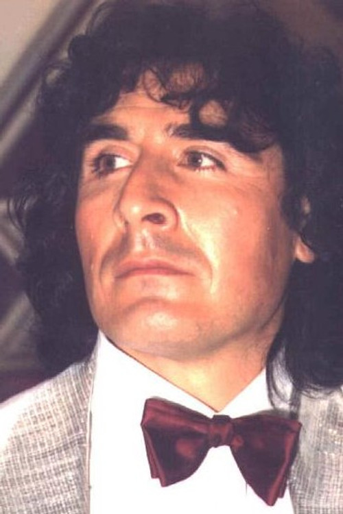 Joaquín Gómez as Sir Thomas' Bodyguard