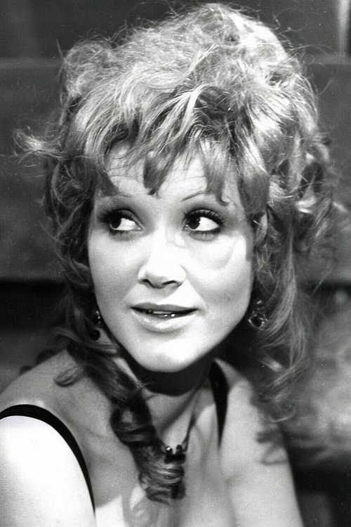 Nathalie Courval as La journaliste de France 3