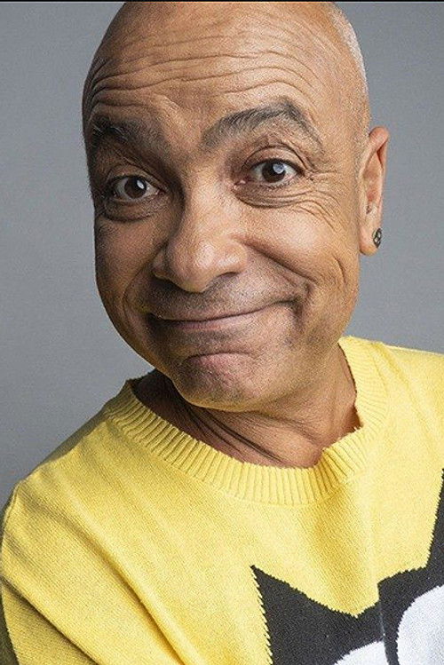 Cláudio Manoel as Self - Narrator