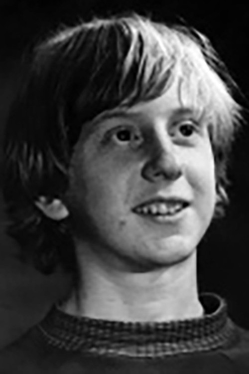 Maxim Puchkov as уволившийся работник кафе