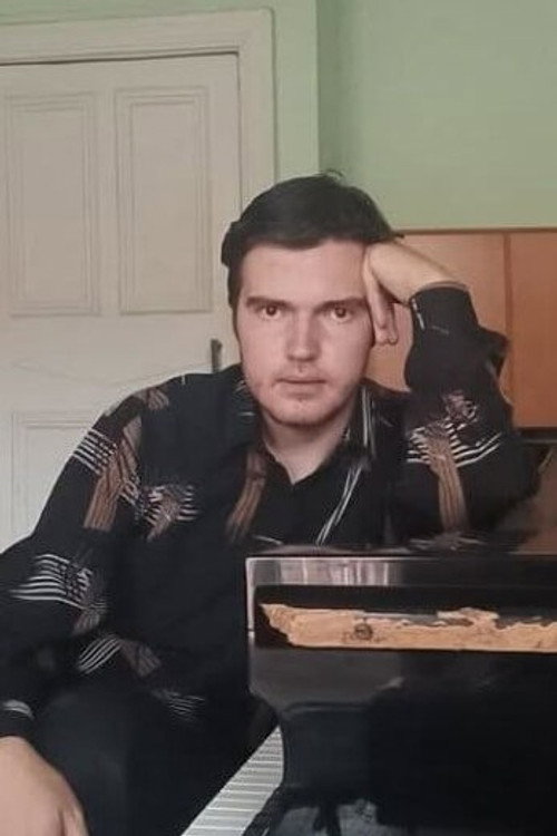 Bogdan Vakulenko as Dmytro