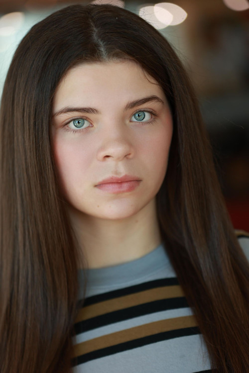 Emma Rose Smith as Mackenzie Porter