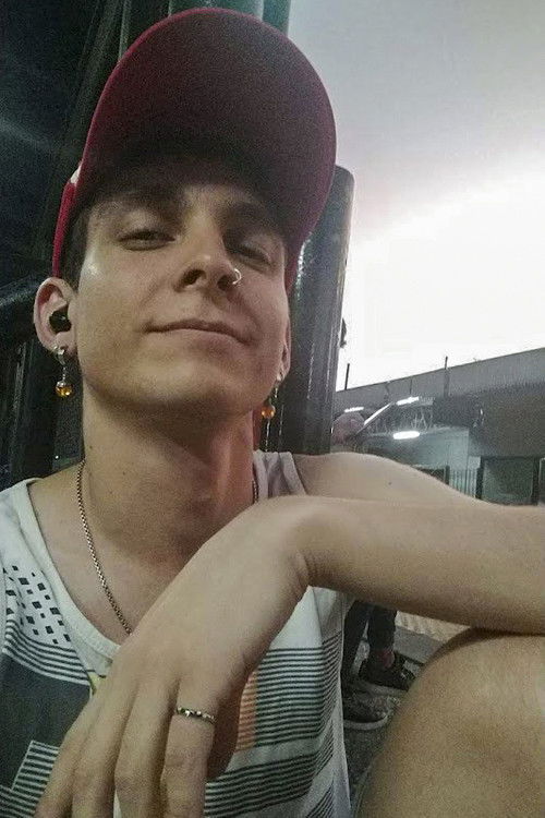 Nicolás Janczuk as Member of the family