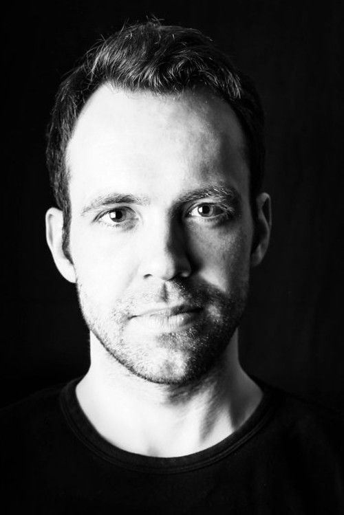 Orri Huginn Ágústsson as Viggó