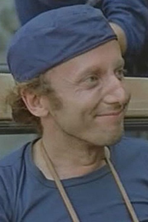 Josep Lluís Fonoll as Osborne (as Luis Fonoll)