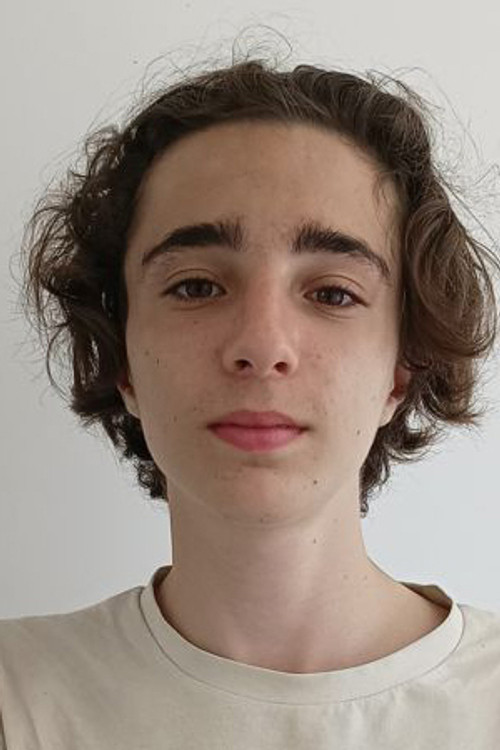 Thomas Cotinière as Lucas Perez