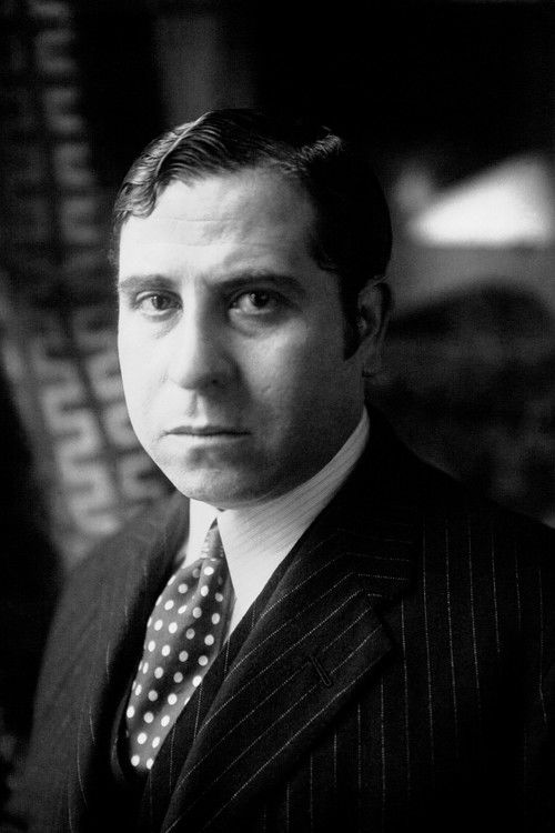 Ramón Gómez de la Serna as Passerby