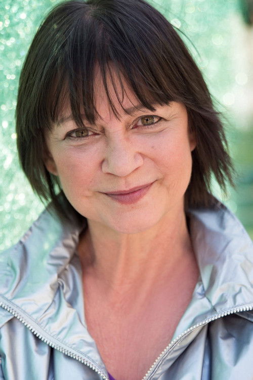 Nóra Görbe as Veszprémi Linda