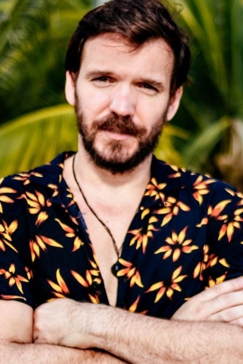 Bruno Seixas as César