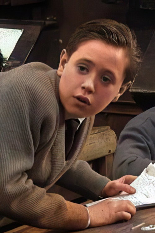 Daniel Couturier as Betrand Mauricet