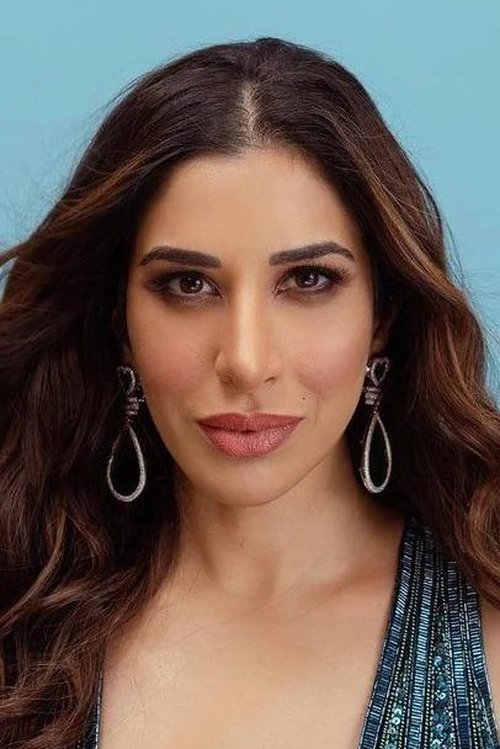 Sophiya Chaudhary as Special Appearance in "Bombay Ponnu" Song