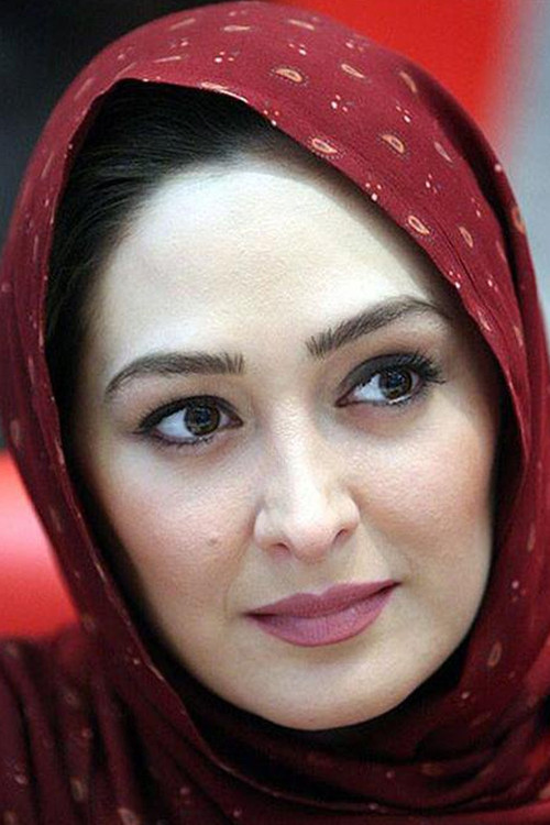 Elham Hamidi as Sayeh