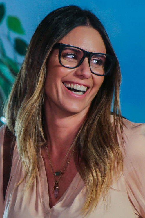 Gabriela Kulaif as Gia