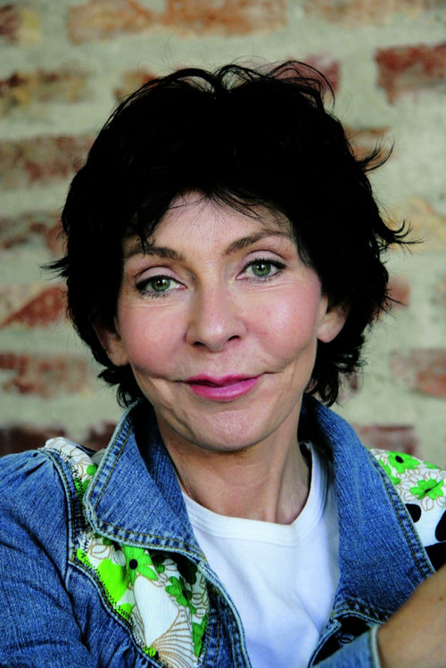 Dolores Schmidinger as Elfi Gusenleitner