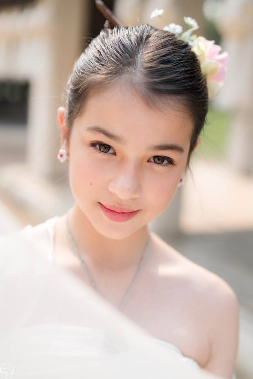 Ninna Ninnara as Pon (segment "Never Rest in Peace")