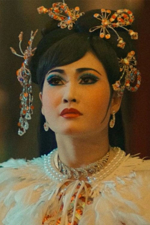 Tú Quyên as 