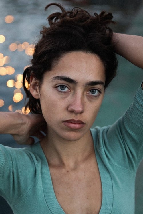 Isadora Alves as Isadora