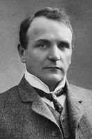 Egil Eide as Pegg's boss