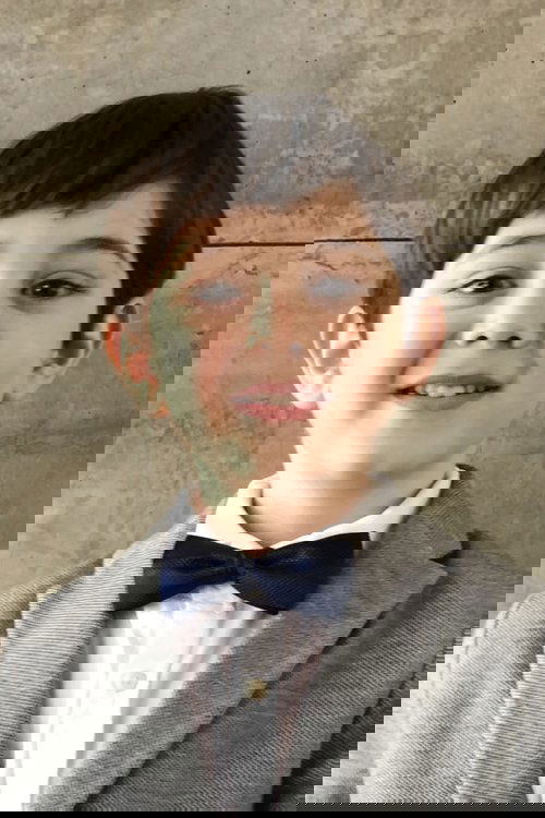 Anthony Giuletti as Leo