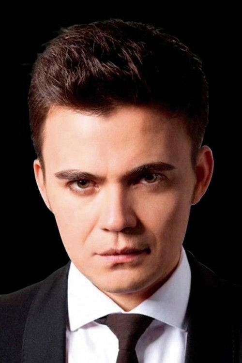 Mario Guerrero as Antonio