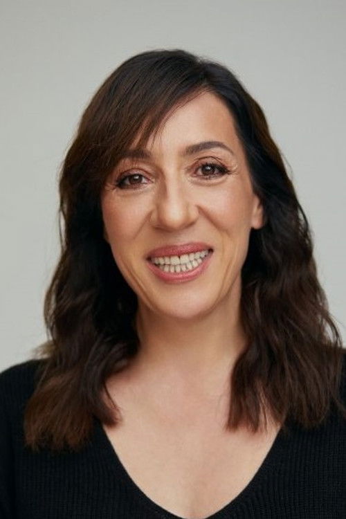 Binnur Kaya as Ayşe