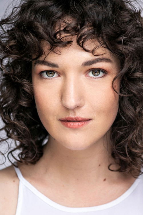 Lucy Suttor as Ros Hughes