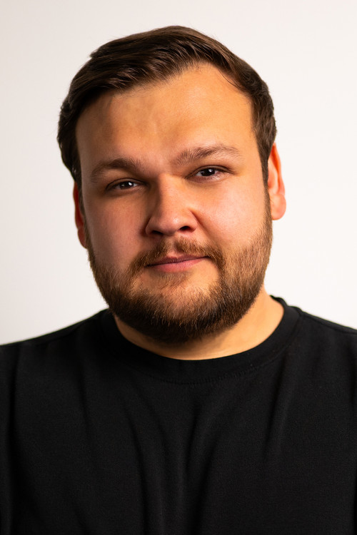 Arsen Martyrosian as A2's Right Hand Man