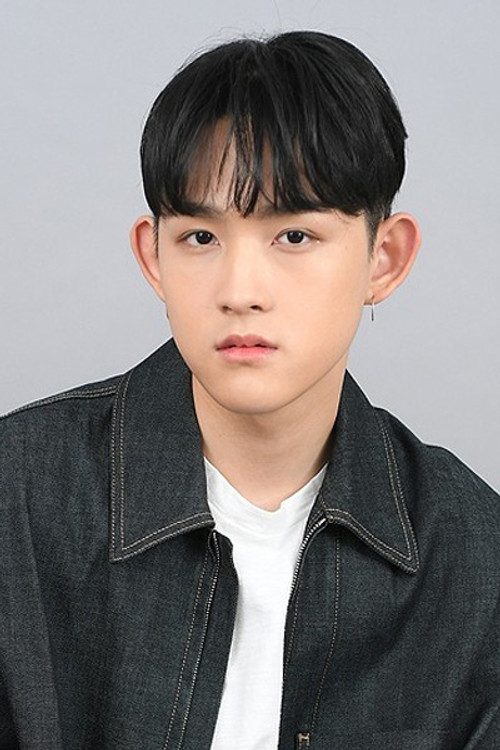 Z.flat as Secretary Kang [Teuk Cheul’s secretary]