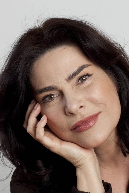 Maren Schumacher as Eva/Valerie