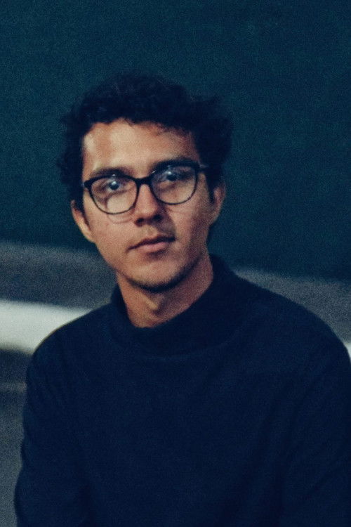 Hadrian Ezekiel as Fábio