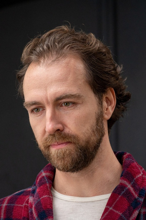 Ziemowit Wasielewski as Robert Orzechowski